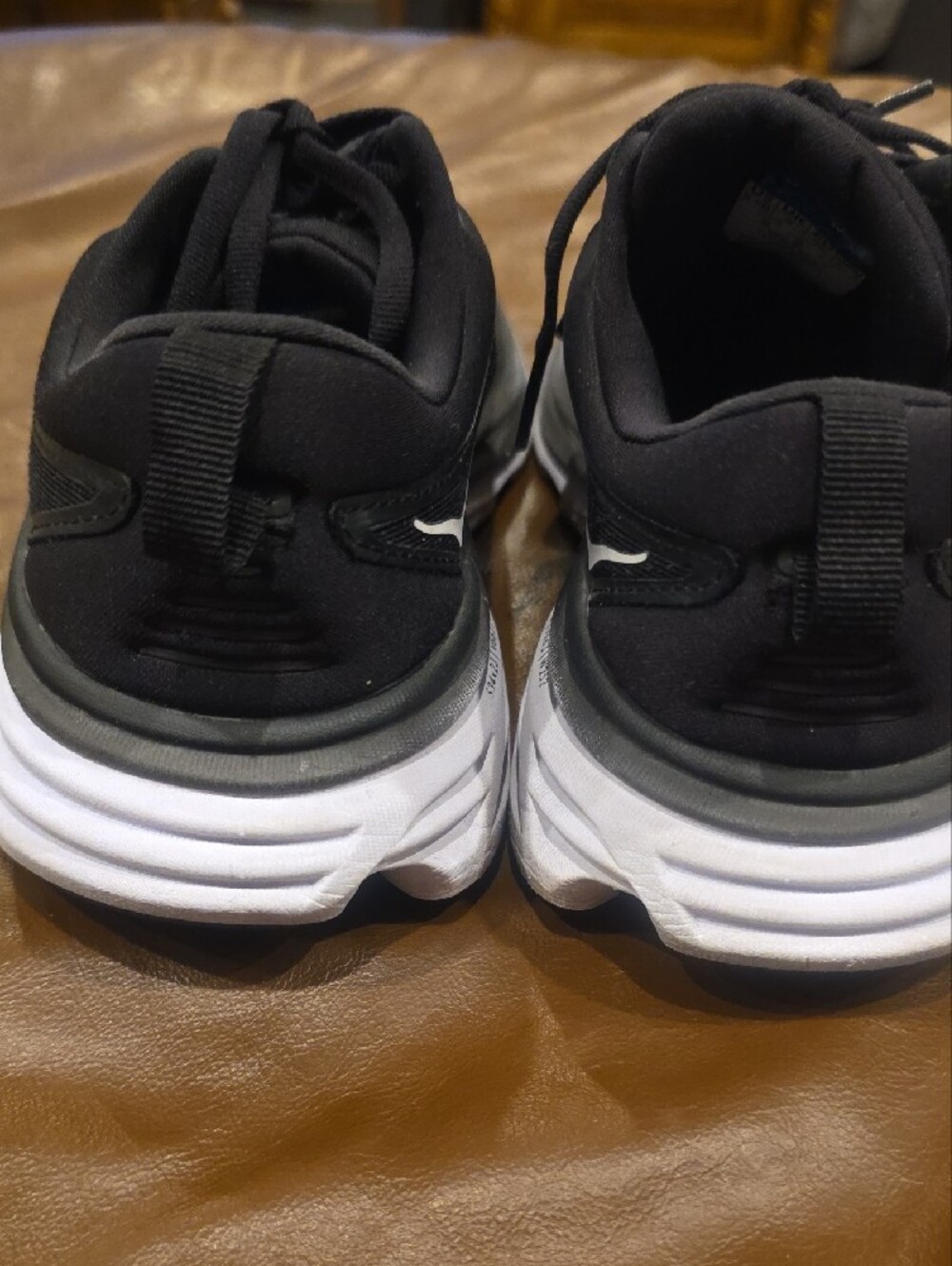 Hoka Womens Black &White Bondi 8 Running Shoes Sz 6.5B - Picture 5 of 7